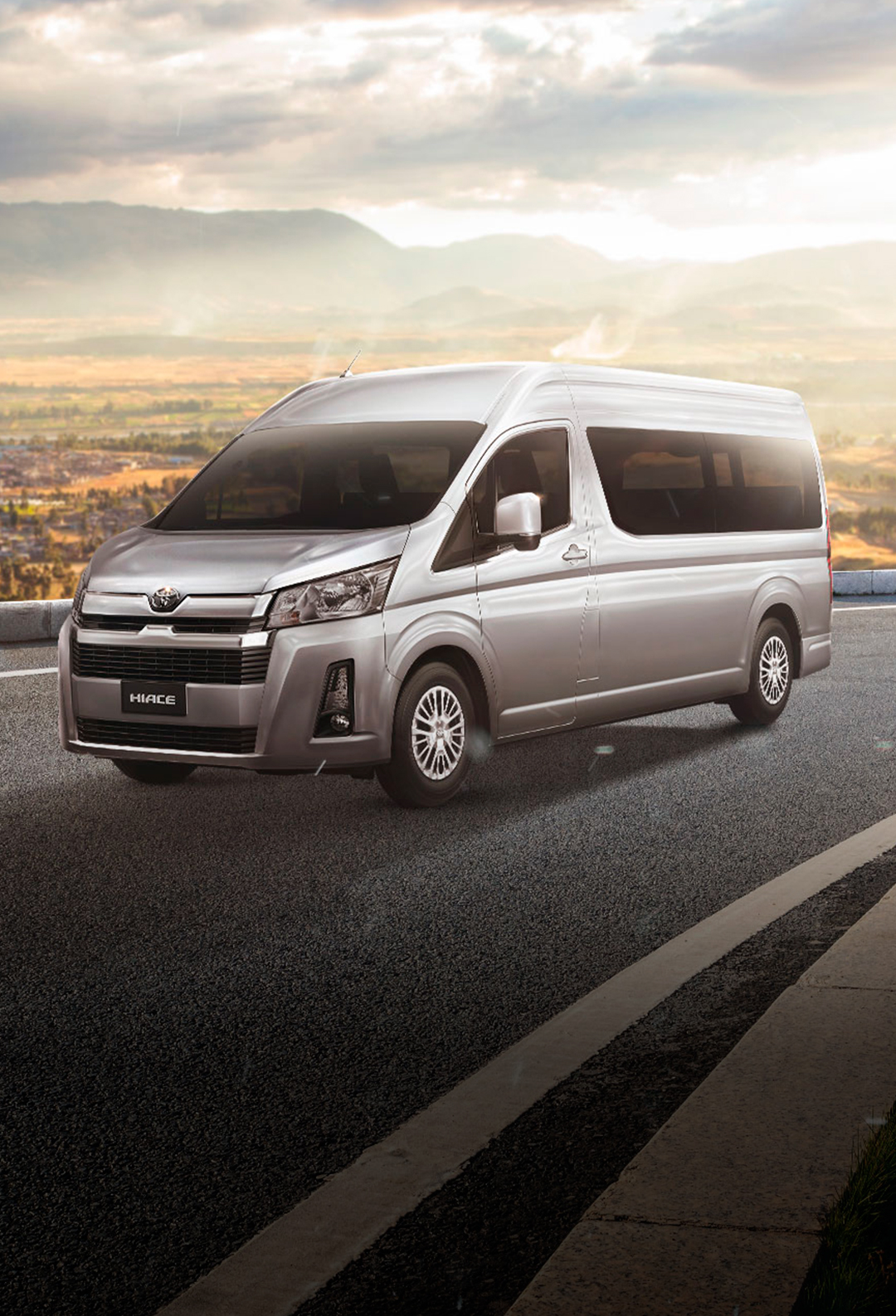 Toyota Hiace 2023 Seguridad en tus Viajes Mitsui Automotriz