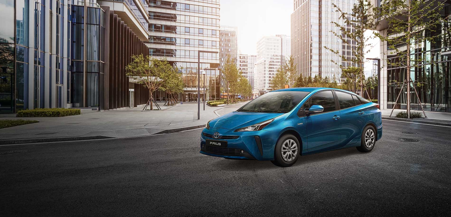 Prius hibrido, estacionado en una calle