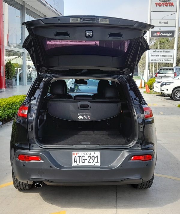 Jeep Cherokee Longitude 4X2 AT