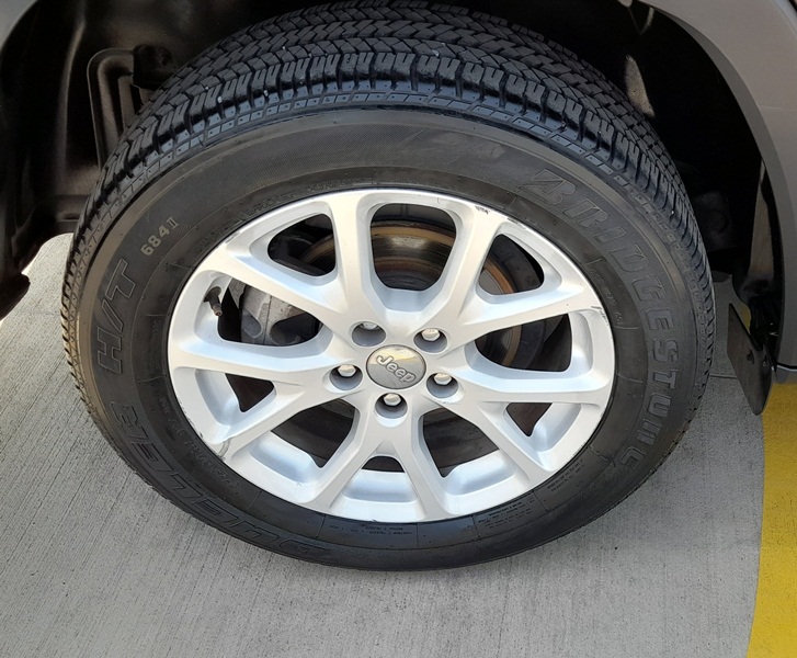 Jeep Cherokee Longitude 4X2 AT