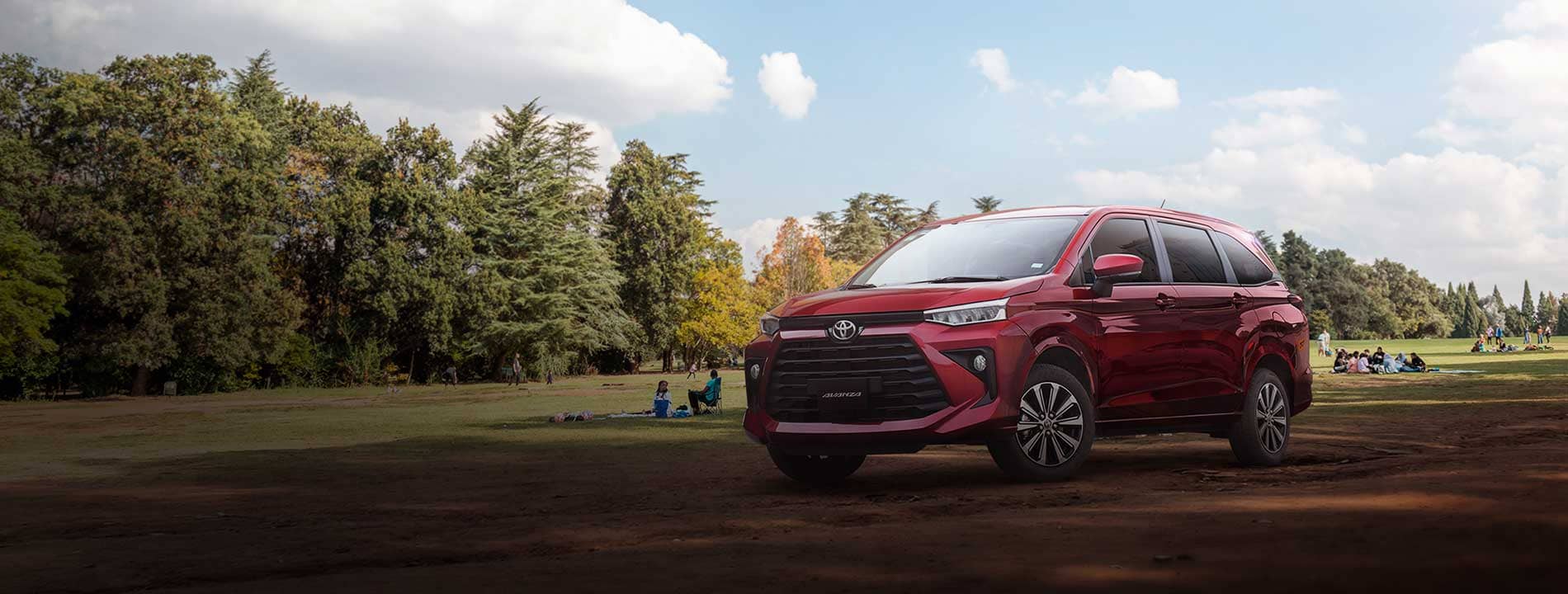 Toyota Avanza Rojo de Mitsui. El espacio ideal para toda tu familia.