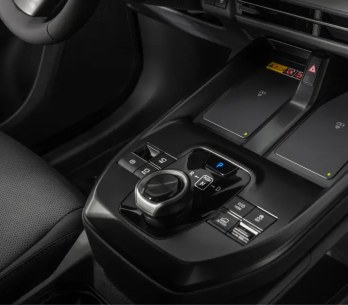 Toyota bZ4X: selector de cambios tipo dial