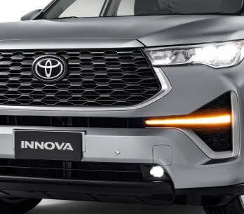 Toyota Innova: iluminación full tri-led