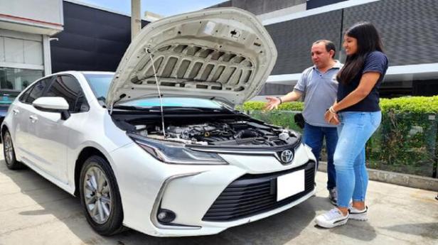 ¿Tu auto se sobrecalienta? Sigue estos pasos clave para enfriarlo y evitar daños costosos en el motor